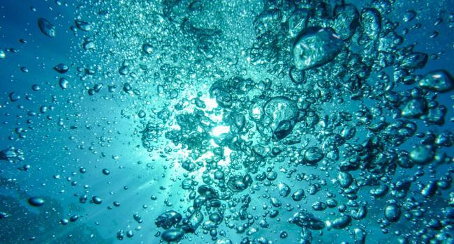 Air Bubbles in water Air Bubbles in water